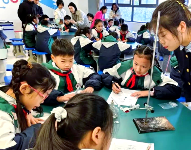 小学引入学本教育理念激活讲堂初中推广集团化办学激发生机 小学引入学本教育理念激活讲堂初中推广集团化办学激发生机